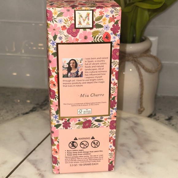 Mia Charro Set of 2 Anything Grows 5.3oz Soy Blend Candle-Yorkie Dog Flower - Picture 6 of 8